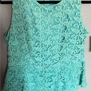 Elegant Lace Sleeveless Top - Mint Green
